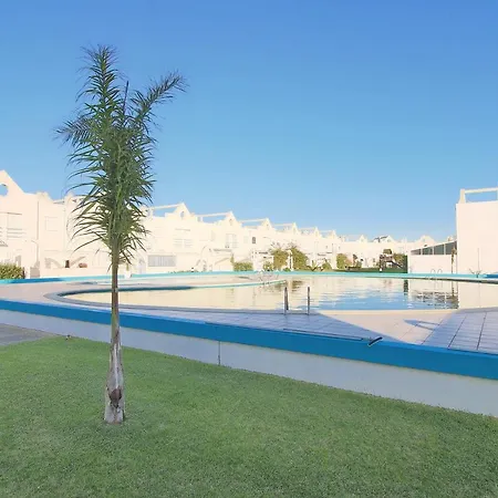 Pool & Tennis House Barra