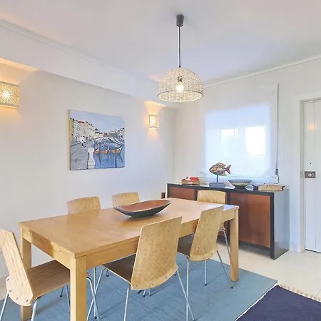 Pool & Tennis House * Barra